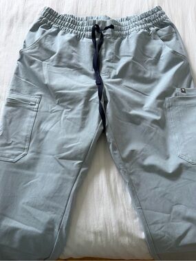 Figs Women’s Light Blue Elastic Waist Cargo Jogger Pants